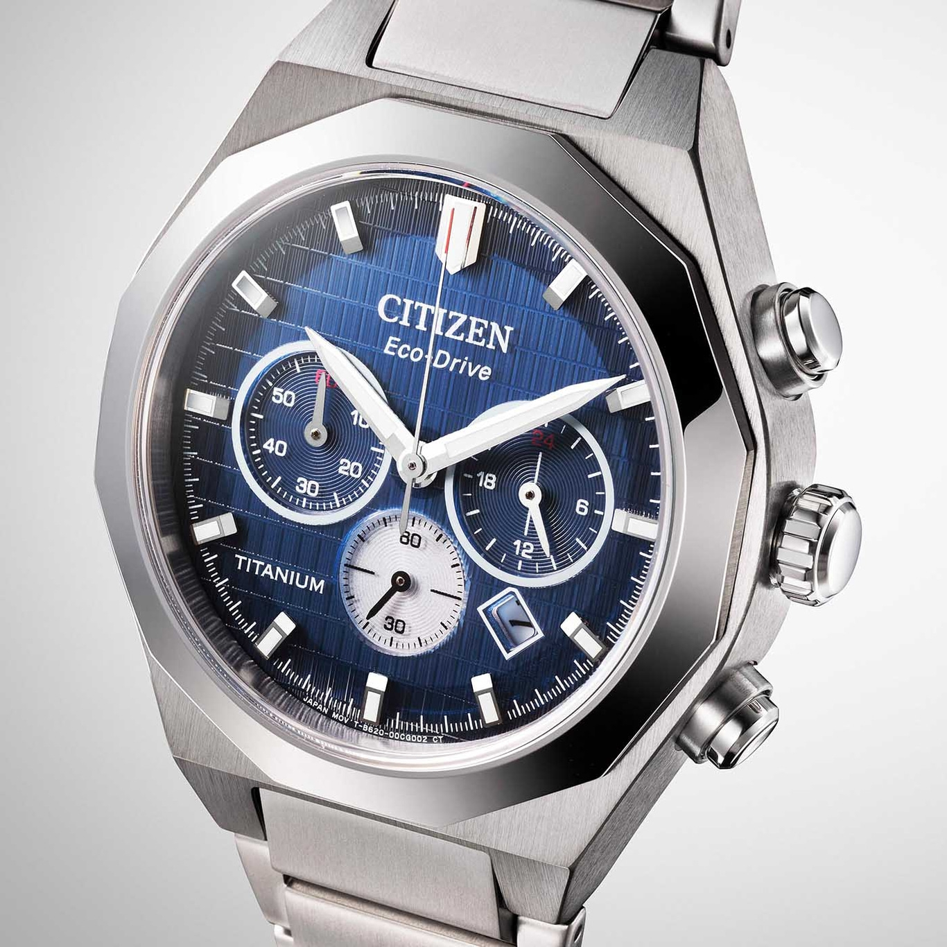 Citizen Eco-Drive Titanuhr mit blauem Zifferblatt und Chronographenfunktionen.
