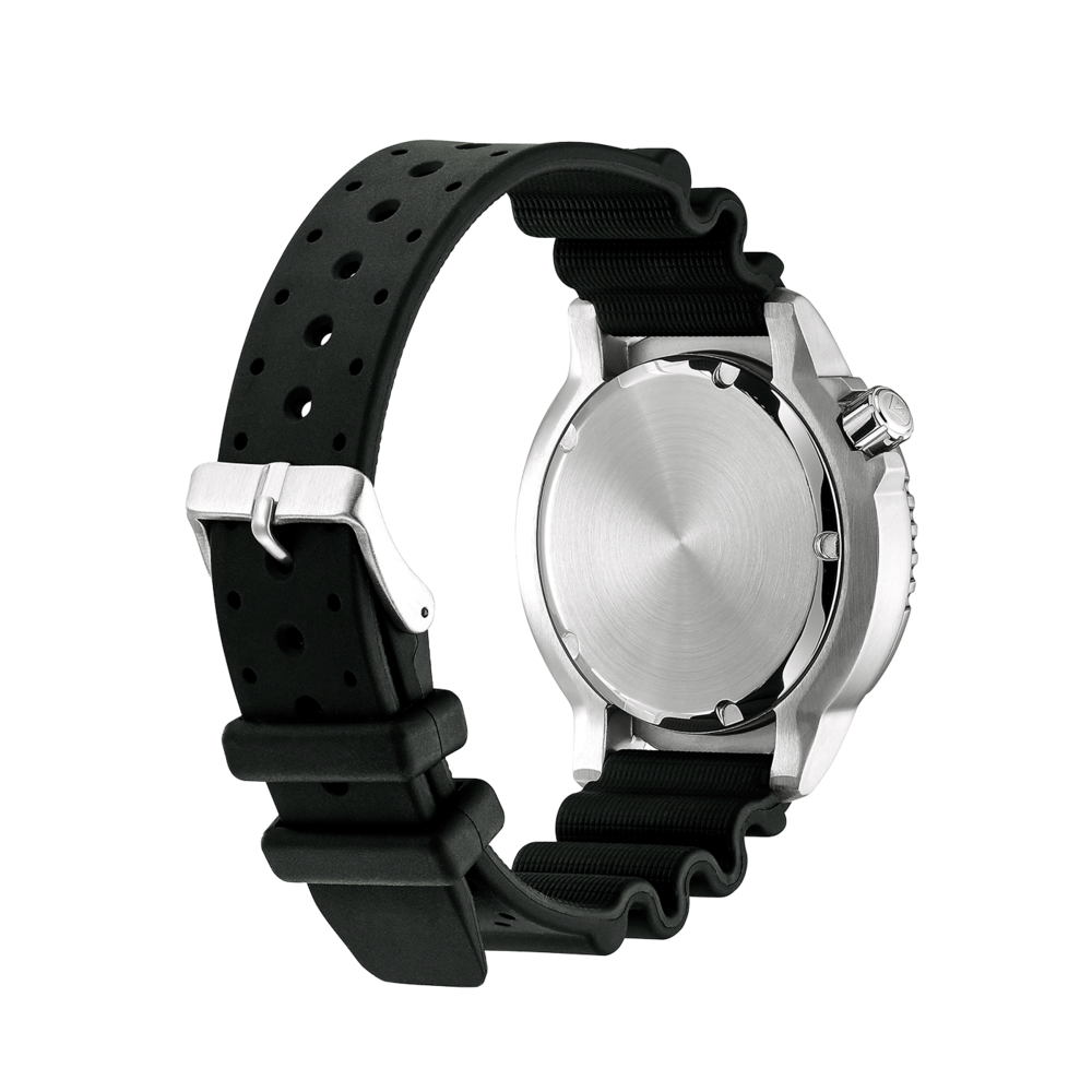 Schwarze Uhr mit schwarzem Armband, Edelstahlgehäuse und weißem Hintergrund.
