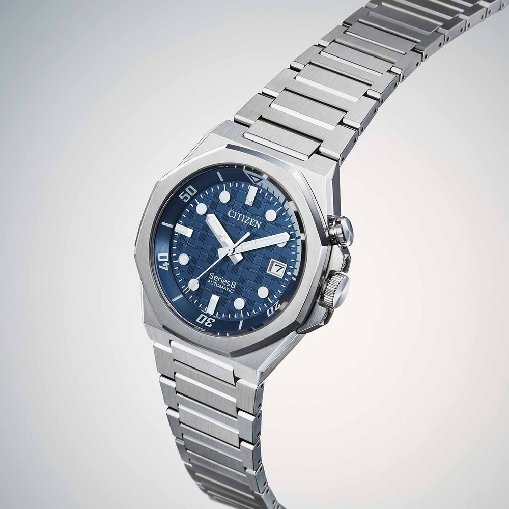 Citizen Series 8 Automatik-Uhr mit blauem Zifferblatt und Stahlarmband