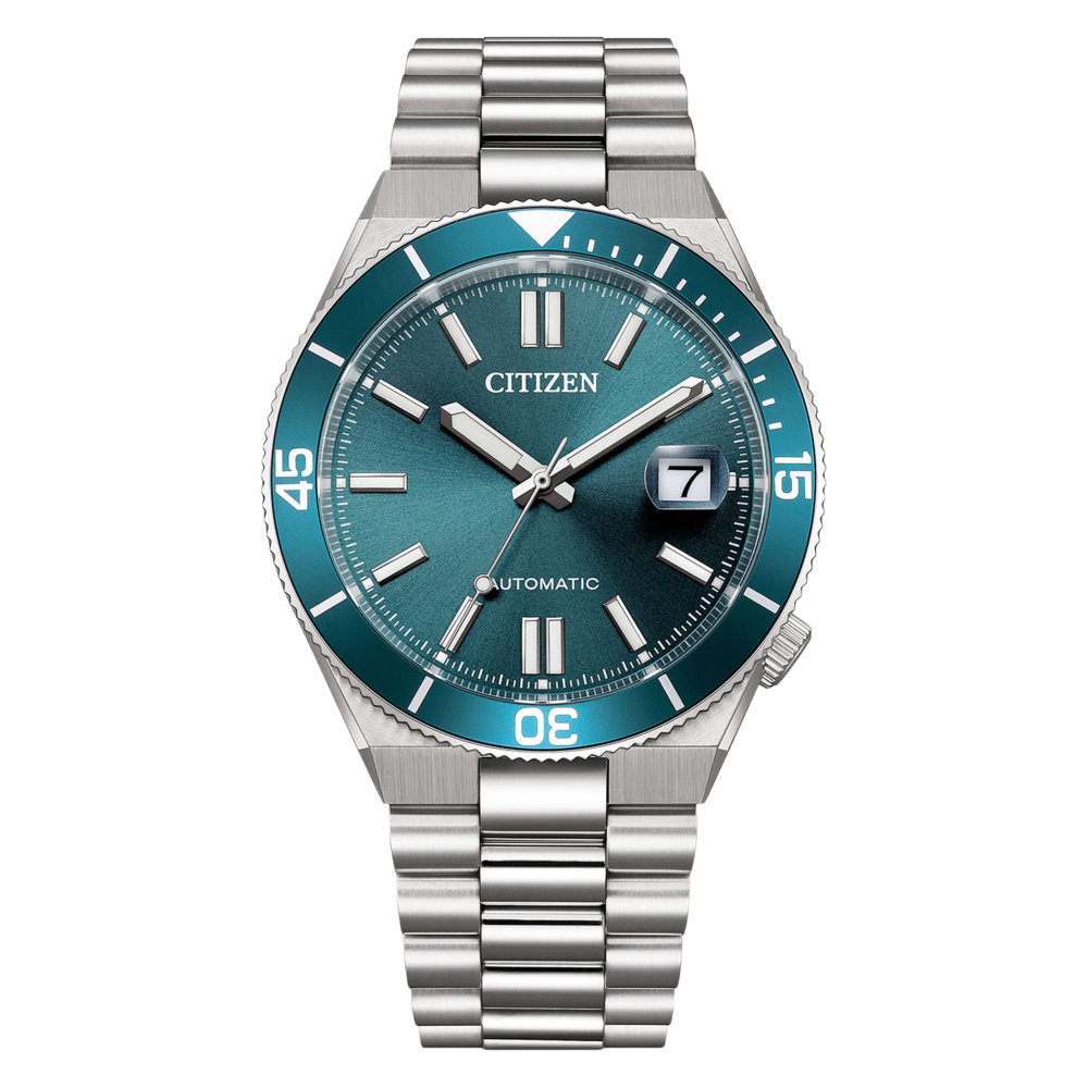 Nahaufnahme einer Citizen Automatik-Uhr mit blaugrünem Zifferblatt und silbernem Armband.
