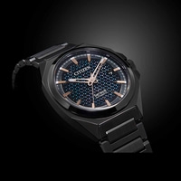 Citizen Series 8 Automatik-Uhr, schwarzes Gehäuse und Armband, blaues Zifferblatt