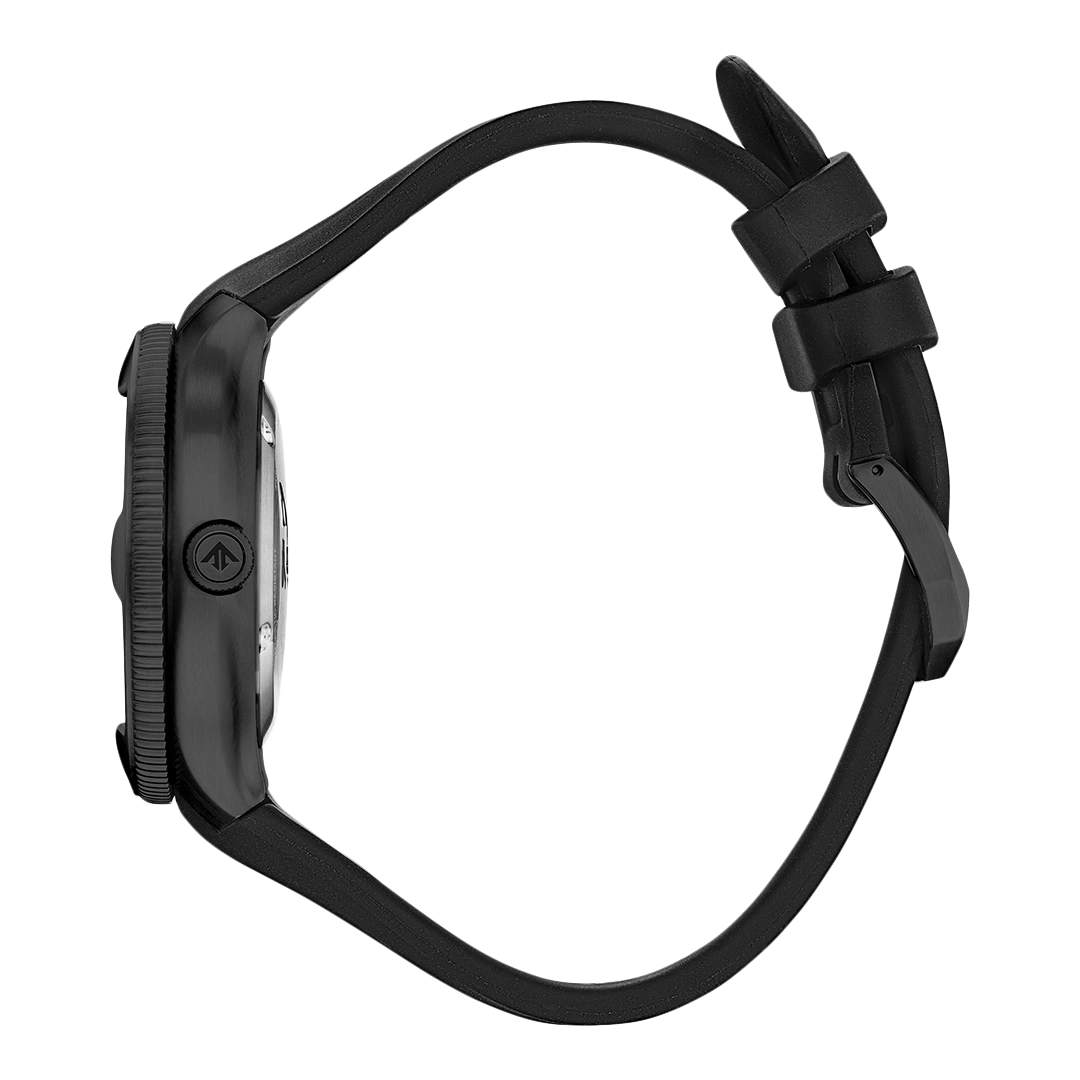 Schwarze Uhr mit schwarzem Armband, Seitenansicht, isoliert auf weißem Hintergrund