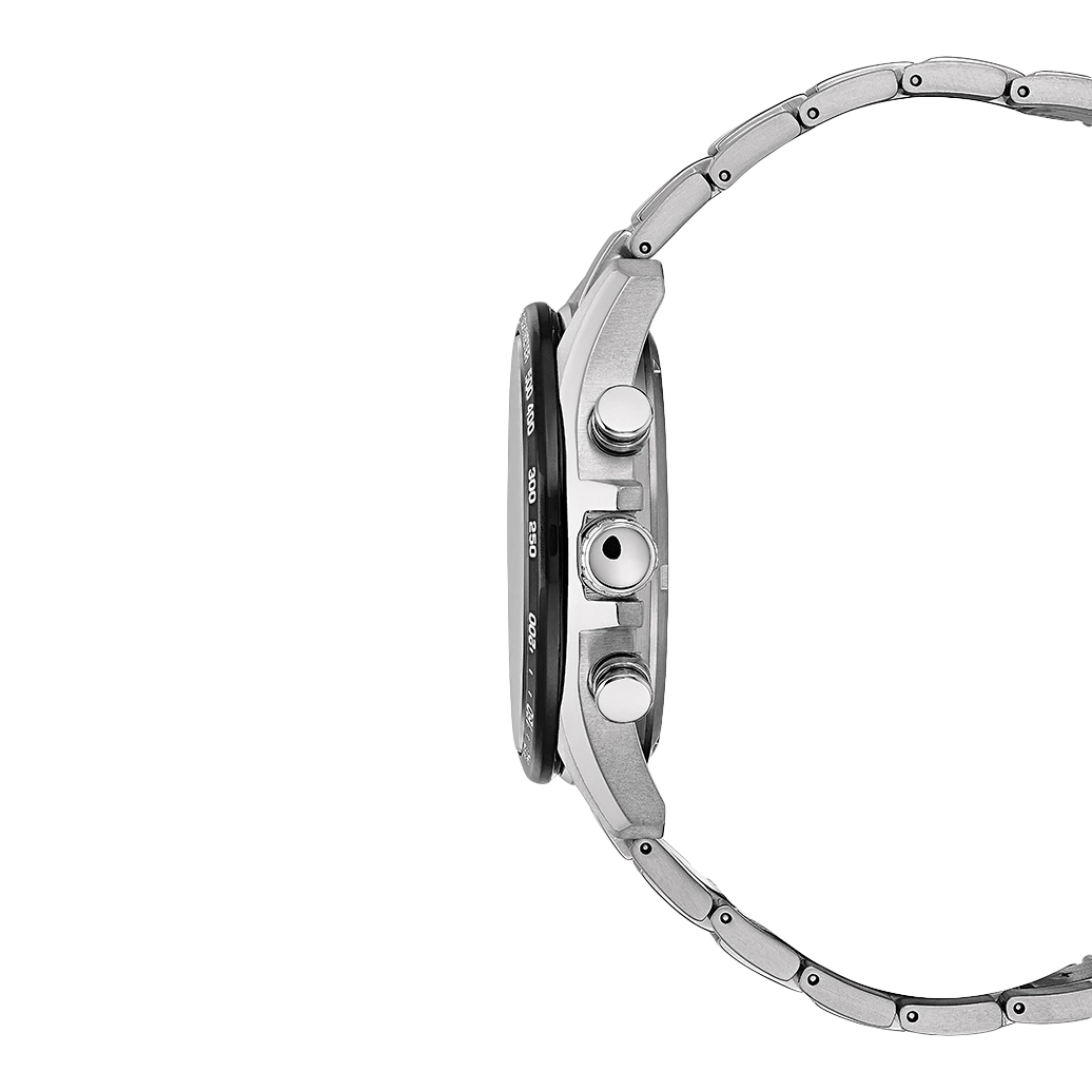 Seitenansicht einer silbernen Uhr mit schwarzem Zifferblatt und Metallarmband.