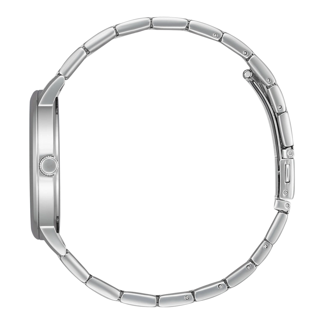 Silberne Uhr mit rundem Zifferblatt und Metallarmband, Seitenansicht.