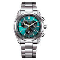 Nahaufnahme einer silbernen Citizen Eco-Drive Titan-Uhr mit petrolfarbenem Zifferblatt.