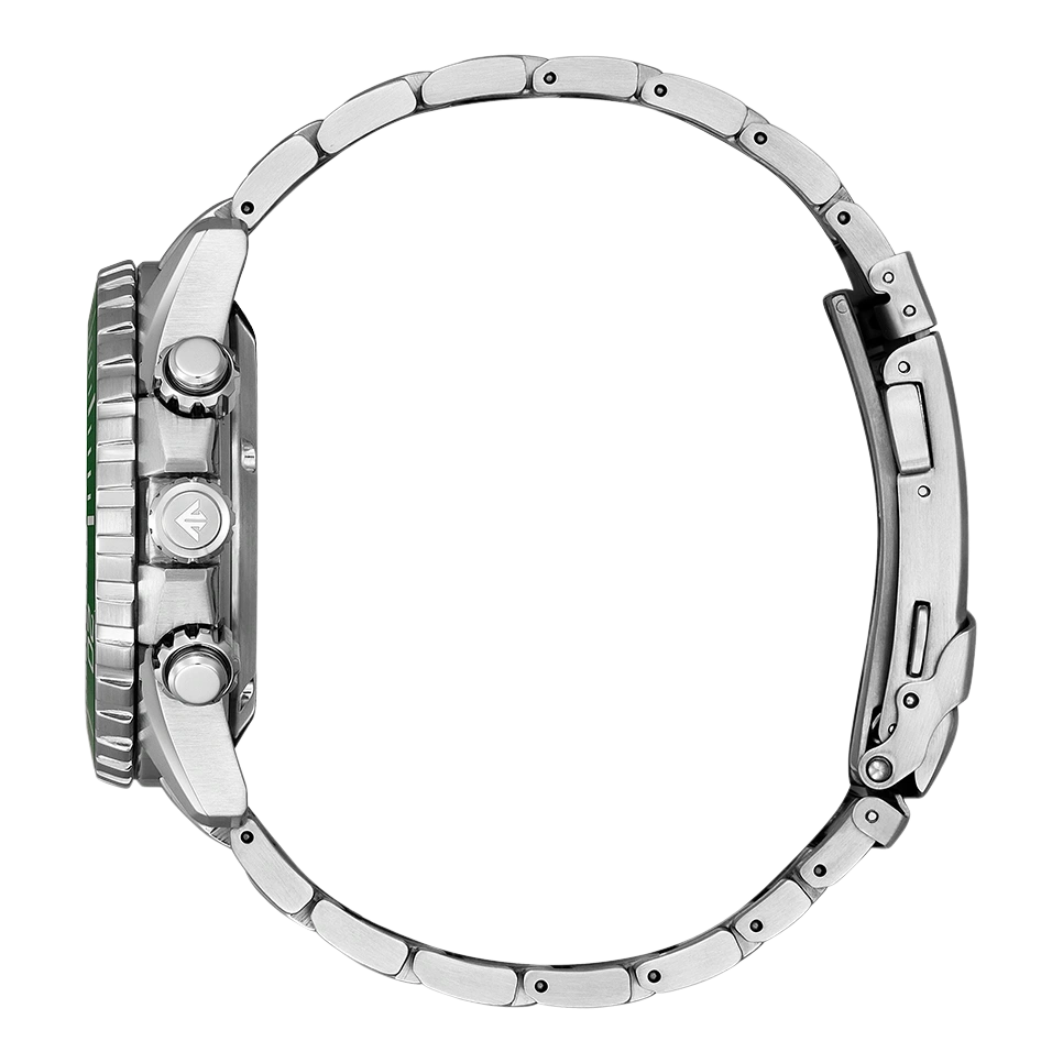 Seitenansicht einer silbernen Uhr mit grüner Lünette und Metallarmband.