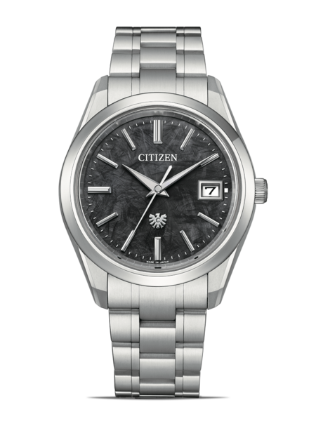 Citizen-Uhr mit schwarzem strukturiertem Zifferblatt und silbernem Armband