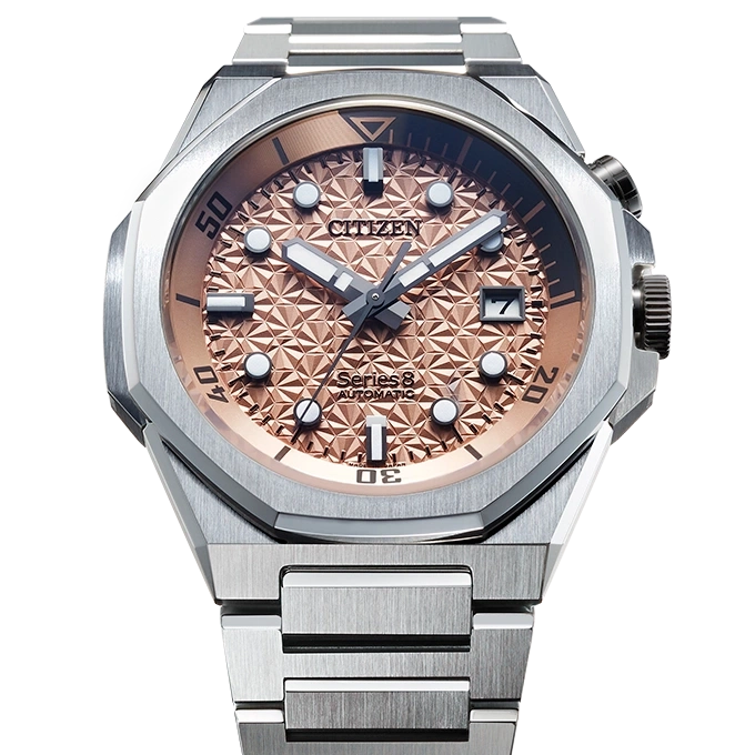 Citizen Series 8 Automatikuhr mit geometrischem Zifferblatt und Stahlarmband.