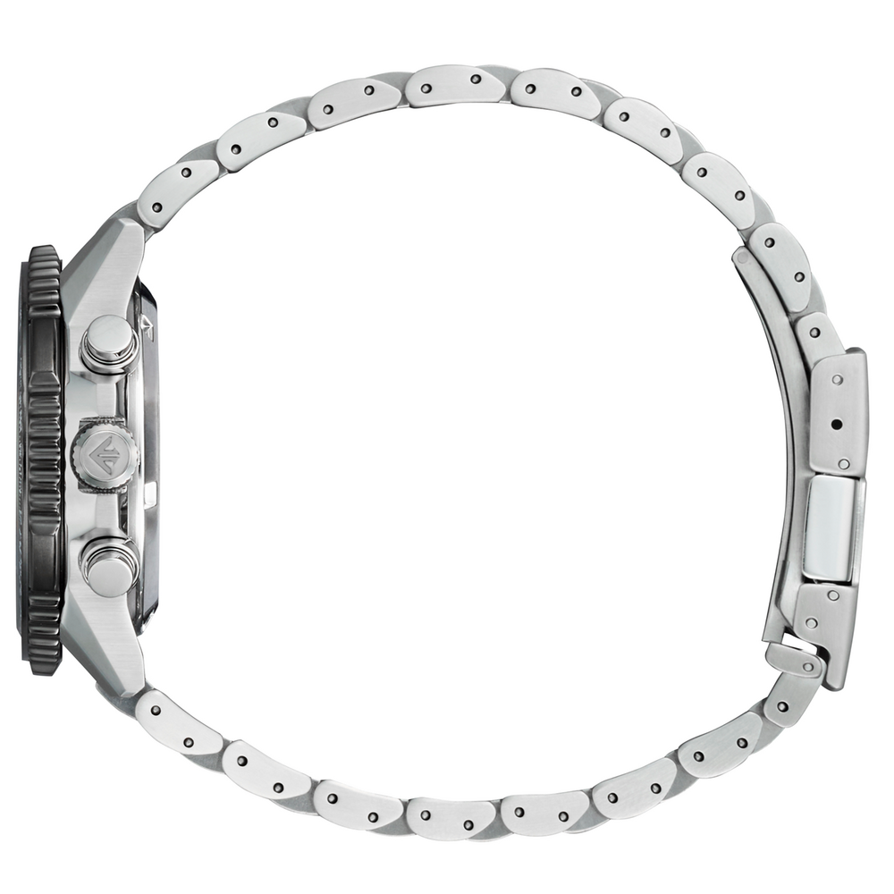 Ein silbernes Uhrenarmband mit detaillierter Schließe und Uhrengehäuse.