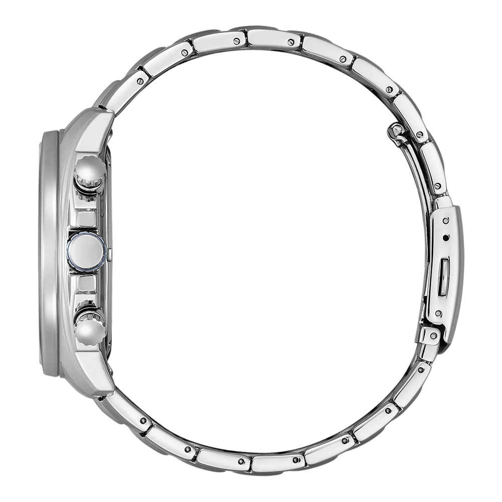 Seitenansicht einer silbernen Armbanduhr mit Metallband und Knöpfen.