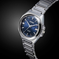 Citizen Series 8 Automatikuhr mit blauem Zifferblatt und Stahlarmband