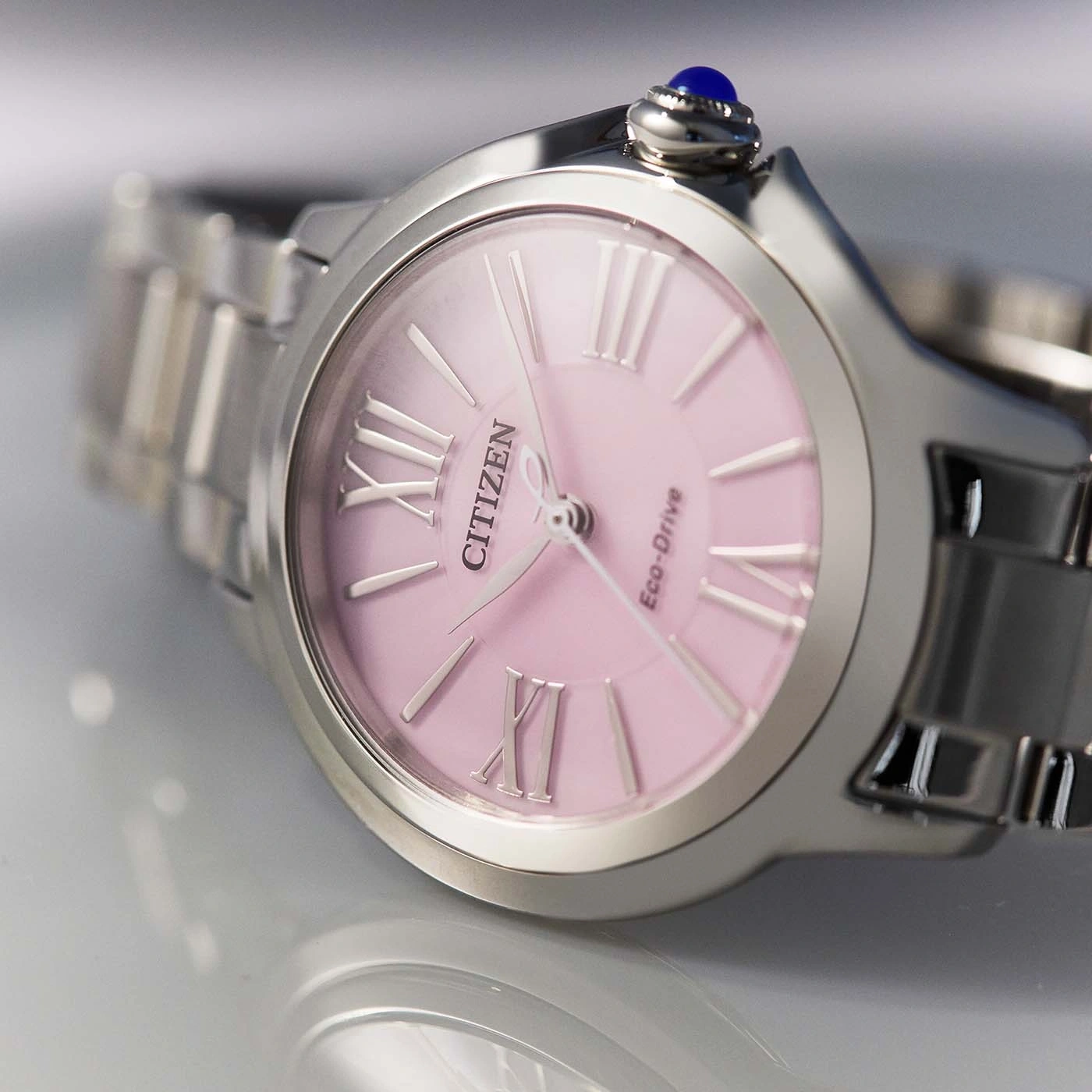 Citizen-Uhr mit rosa Zifferblatt und silbernem Armband, römische Ziffern, Eco-Drive.