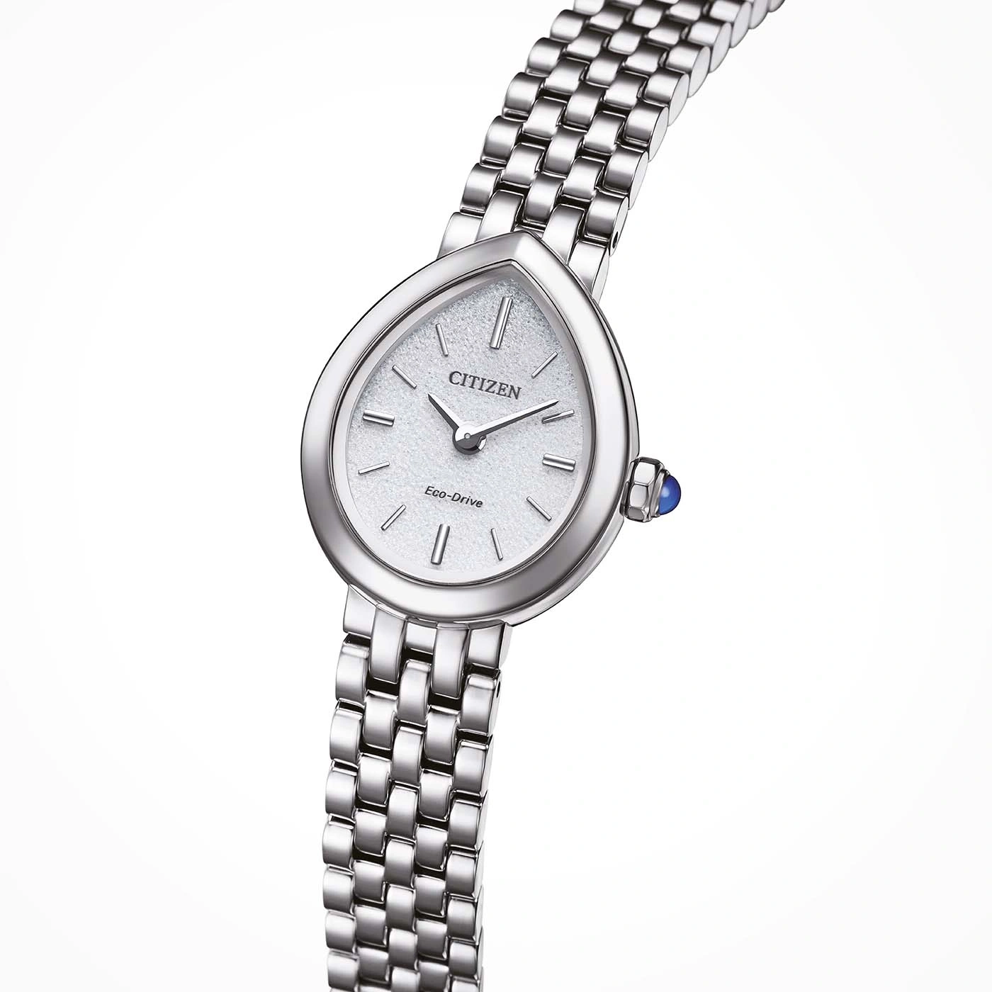 Eine Nahaufnahme einer silbernen Citizen Eco-Drive-Uhr mit tropfenförmigem Zifferblatt.
