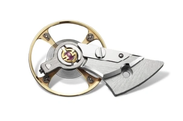 Nahaufnahme eines Uhrenhemmungsmechanismus mit komplizierten Details und Design.