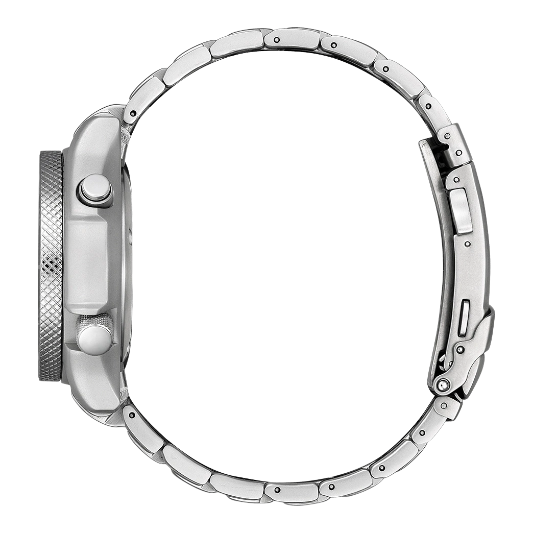 Seitenansicht einer silbernen Armbanduhr mit Metallband und Verschluss.