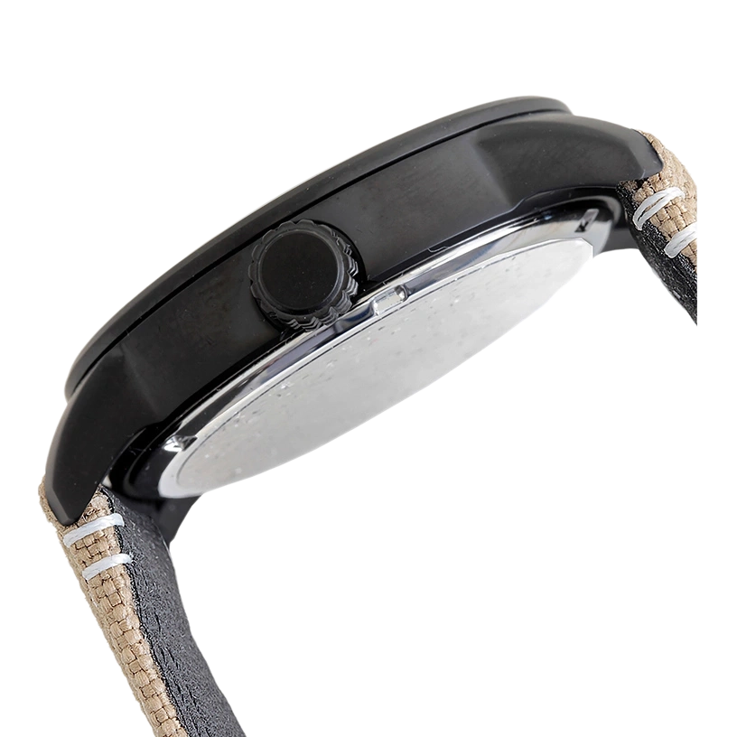 Nahaufnahme einer schwarzen Uhr mit beigem und schwarzem Armband, Seitenansicht.