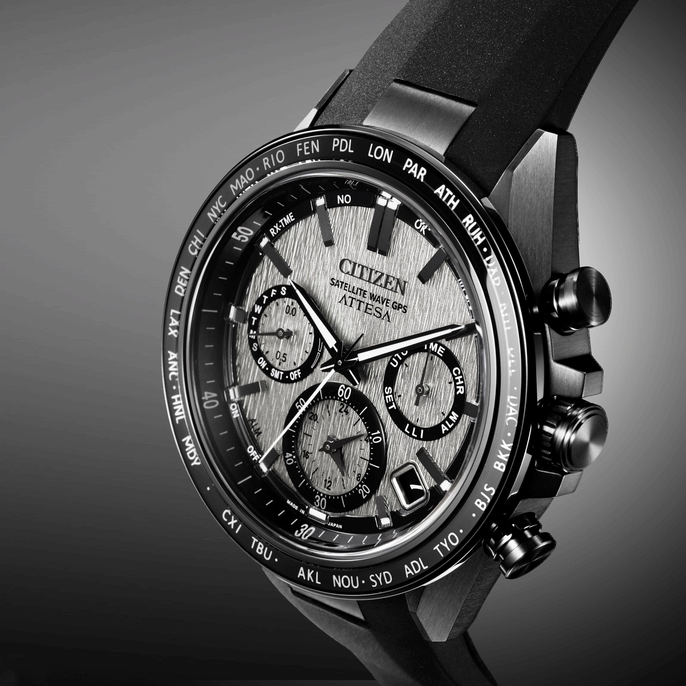 Citizen Attesa Uhr, schwarz und silber, Satellitenwellen-GPS, Nahaufnahme, detailliertes Design.