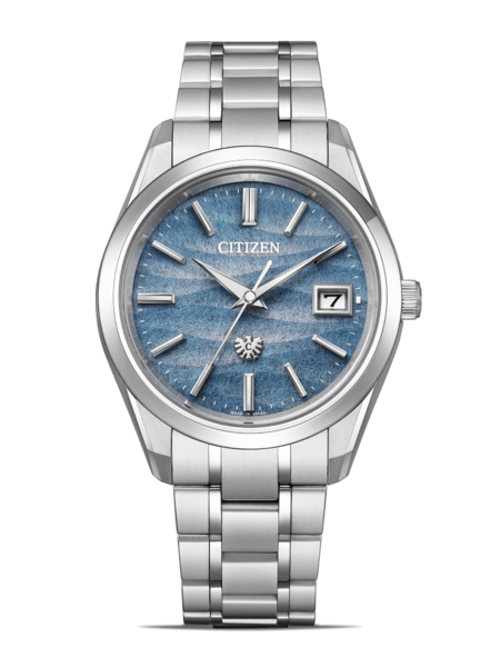 Citizen-Uhr mit blauem Zifferblatt und silbernem Armband, elegantes Design.