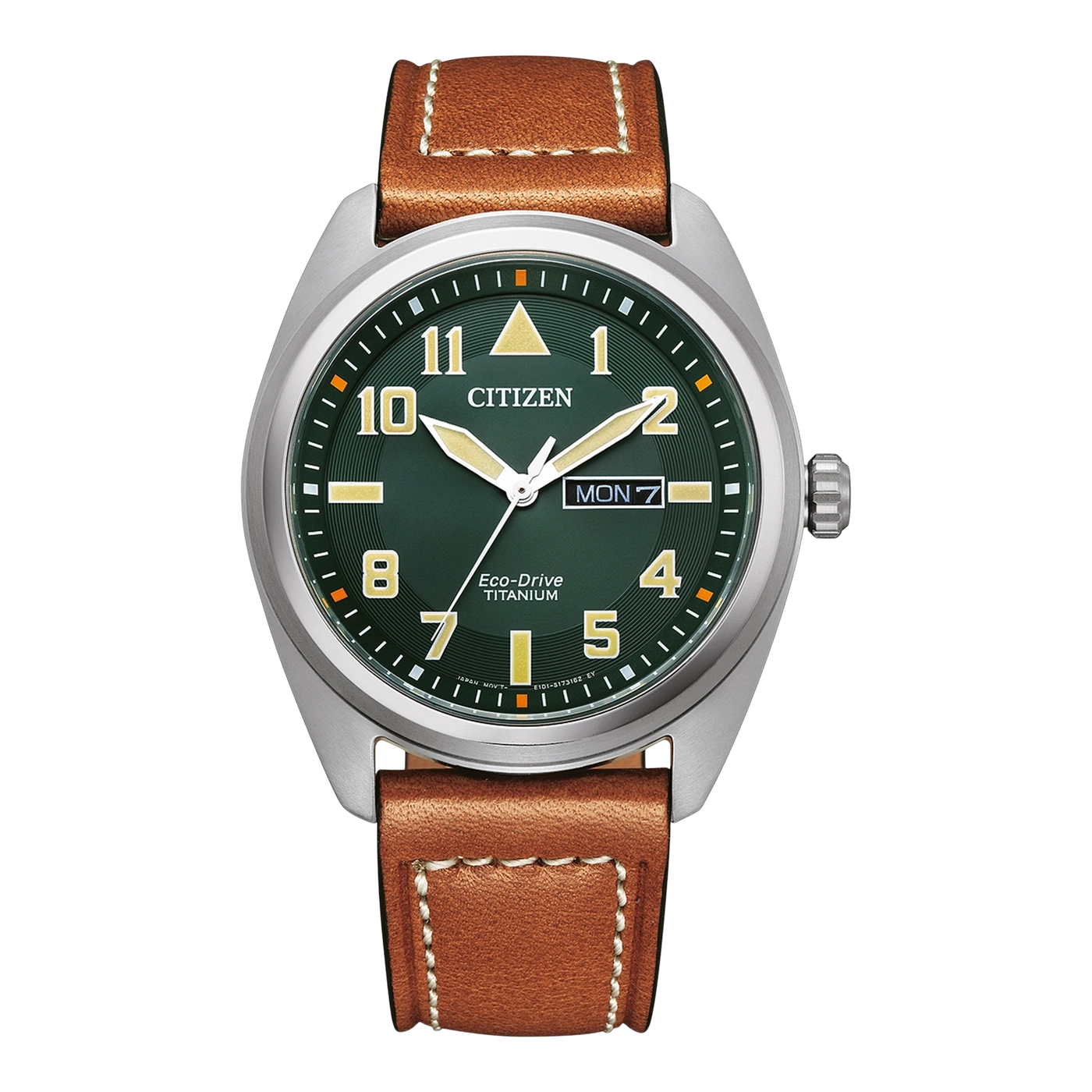 Citizen-Uhr mit grünem Zifferblatt, braunem Lederarmband und Titangehäuse.