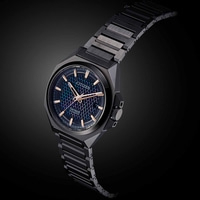 Citizen Series 8 Automatikuhr mit schwarzem Metallarmband und dunkelblauem Zifferblatt.