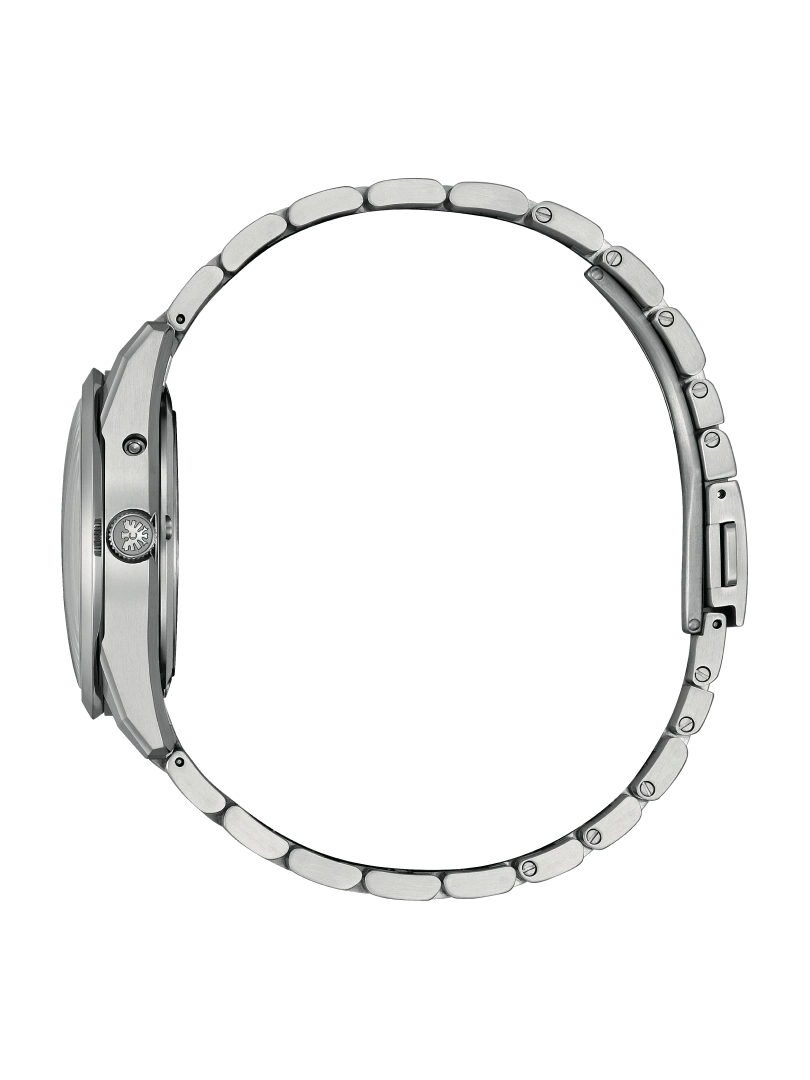 Seitenansicht einer silbernen Armbanduhr mit Metallband auf schwarzem Hintergrund.