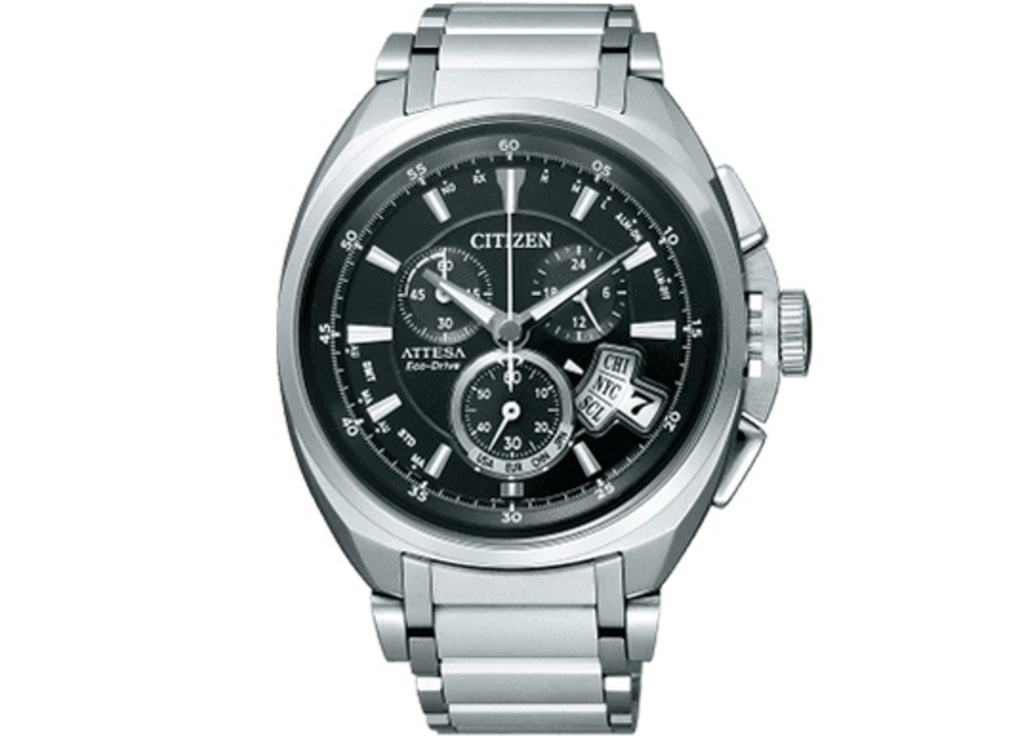 Citizen Attesa Eco-Drive Uhr mit schwarzem Zifferblatt und silbernem Armband.